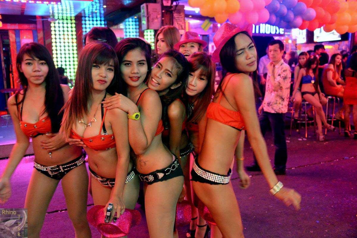  Girls in Cam Ranh, Vietnam